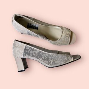 Vintage 1980s Leslie Fay Gloria White Lace Peep Toe Pumps Women's 7.5M